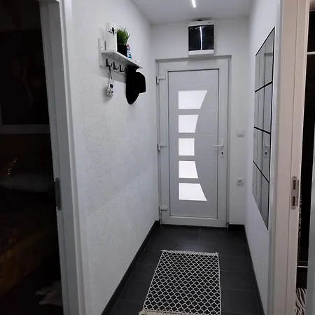 Merlin House Дом отдыха