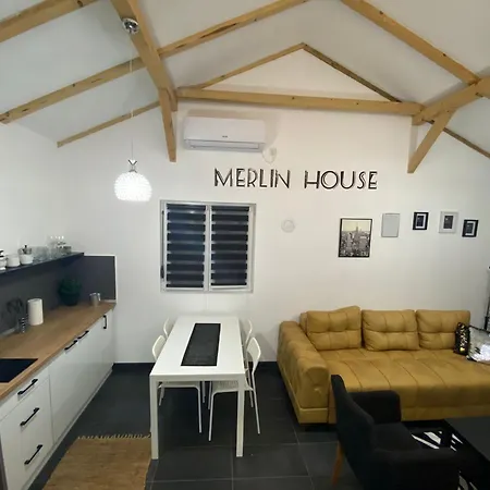Merlin House Дом отдыха