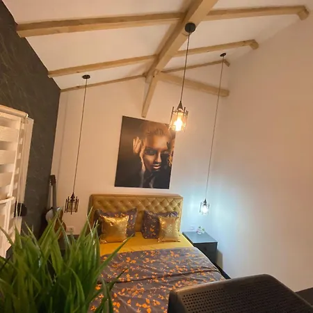 Holiday home Merlin House