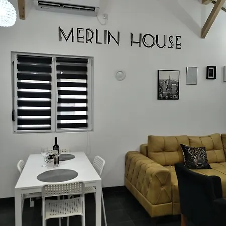 Merlin Kuca Prázdninový dům *