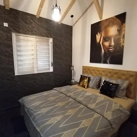 Merlin House Holiday home *