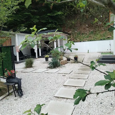 Holiday home Merlin House *