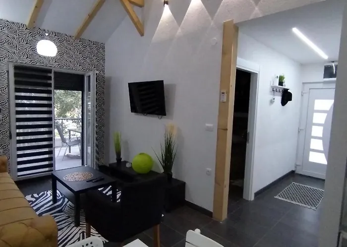 別荘 Merlin Kuca *